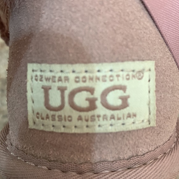 COPY - Ugg Ozwear Dusty Pink kids bailey bow sheepskin boots sz 9-10 - Picture 3 of 8